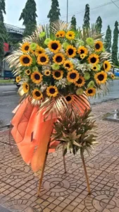 Mẫu giỏ, lẵng kệ hoa khai trương màu vàng sang trọng - Ảnh 4