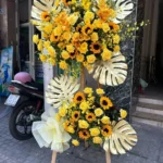 Mẫu giỏ, lẵng kệ hoa khai trương màu vàng sang trọng