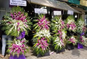 Vòng hoa viếng người già, người lớn tuổi - Ảnh 4