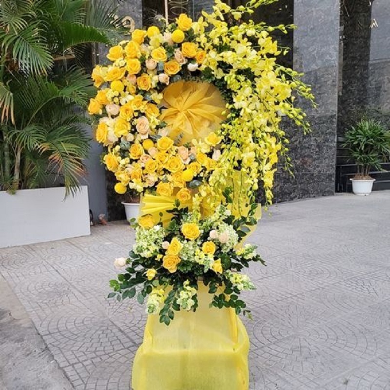 vong hoa dam tang tone vang