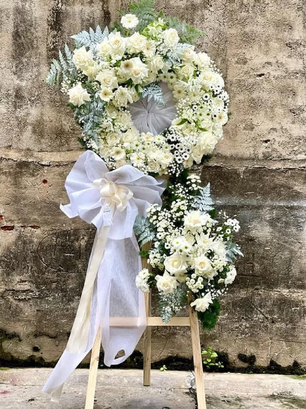 vong hoa vieng thong gia