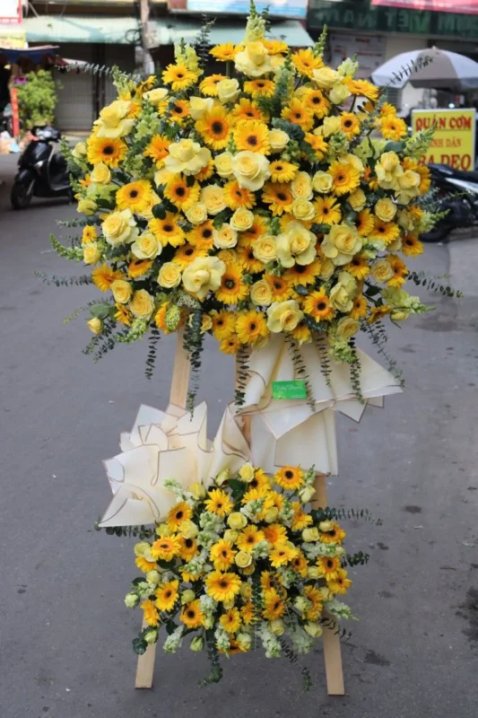 hoa khai truong showroom
